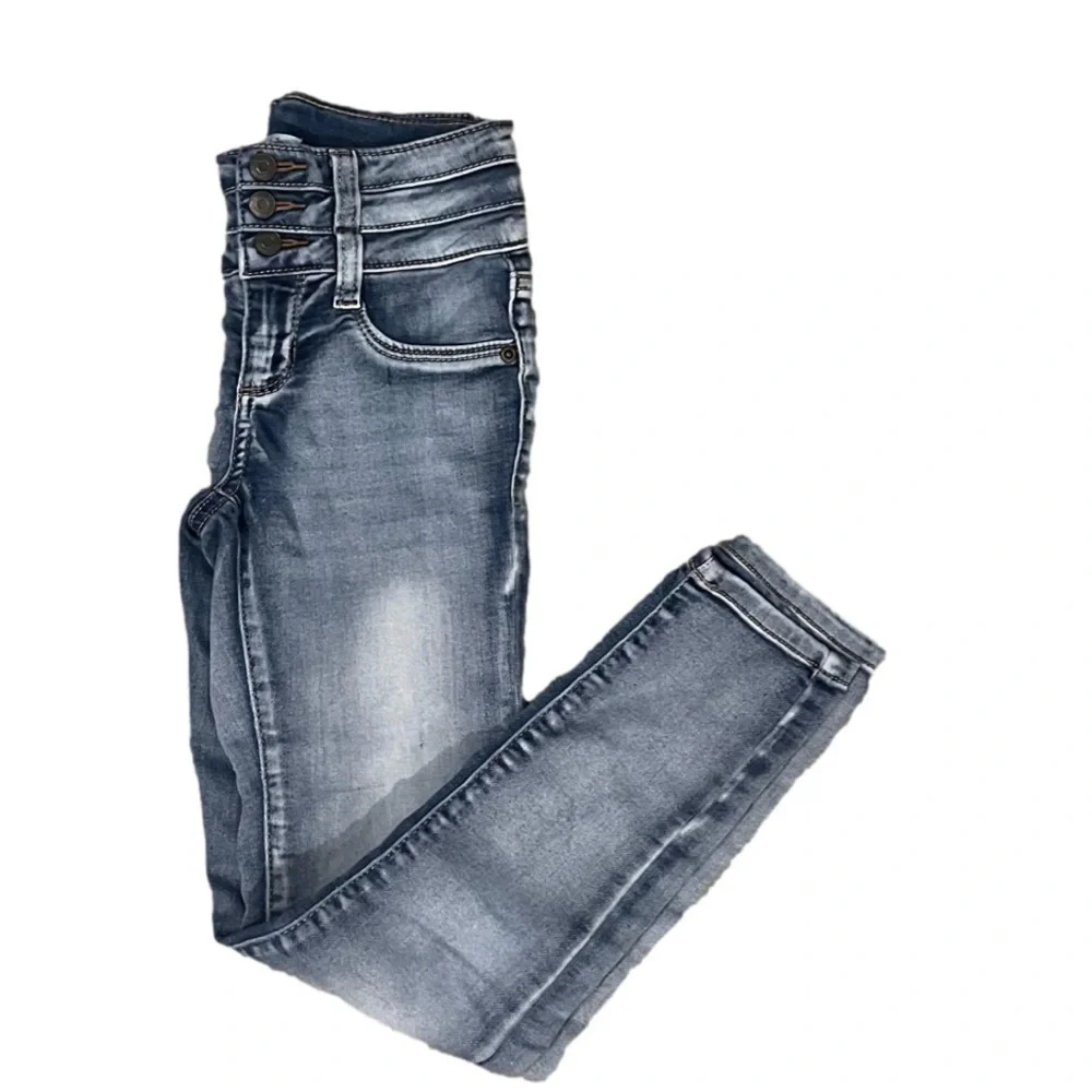 ⭐️ Mudd Girls Three Button high rise, Denim Jeggings stretch 8. 5/$25